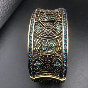 Heidi Daus 🆕 “Byzantine Beauty” Swarovski Crystals clamper bracelet EUC